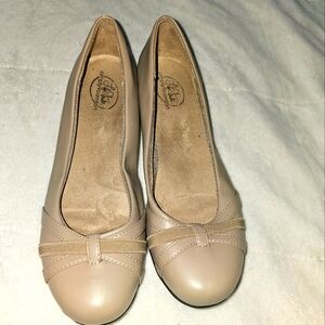 Womens taupe colored flats